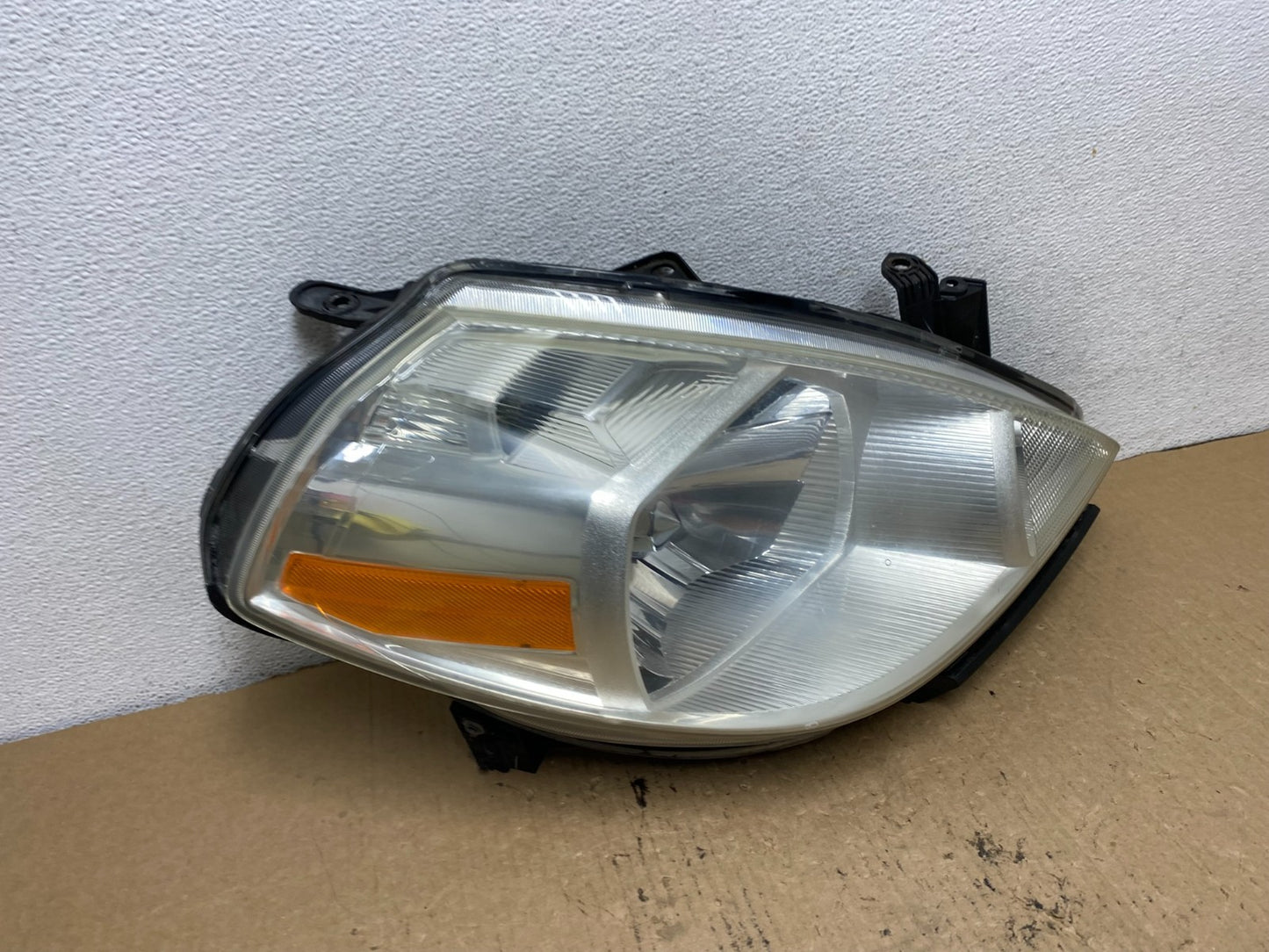 2008 to 2012 Nissan Versa Headlight Right Passenger Rh Side AG2300 DW2
