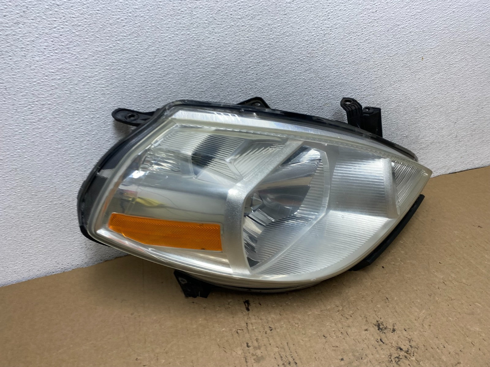 2008 to 2012 Nissan Versa Headlight Right Passenger Rh Side AG2300 DW2