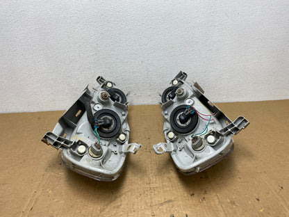 2003 to 2004 Toyota Corolla Left+Right Side Set Headlights AD0645 DW8