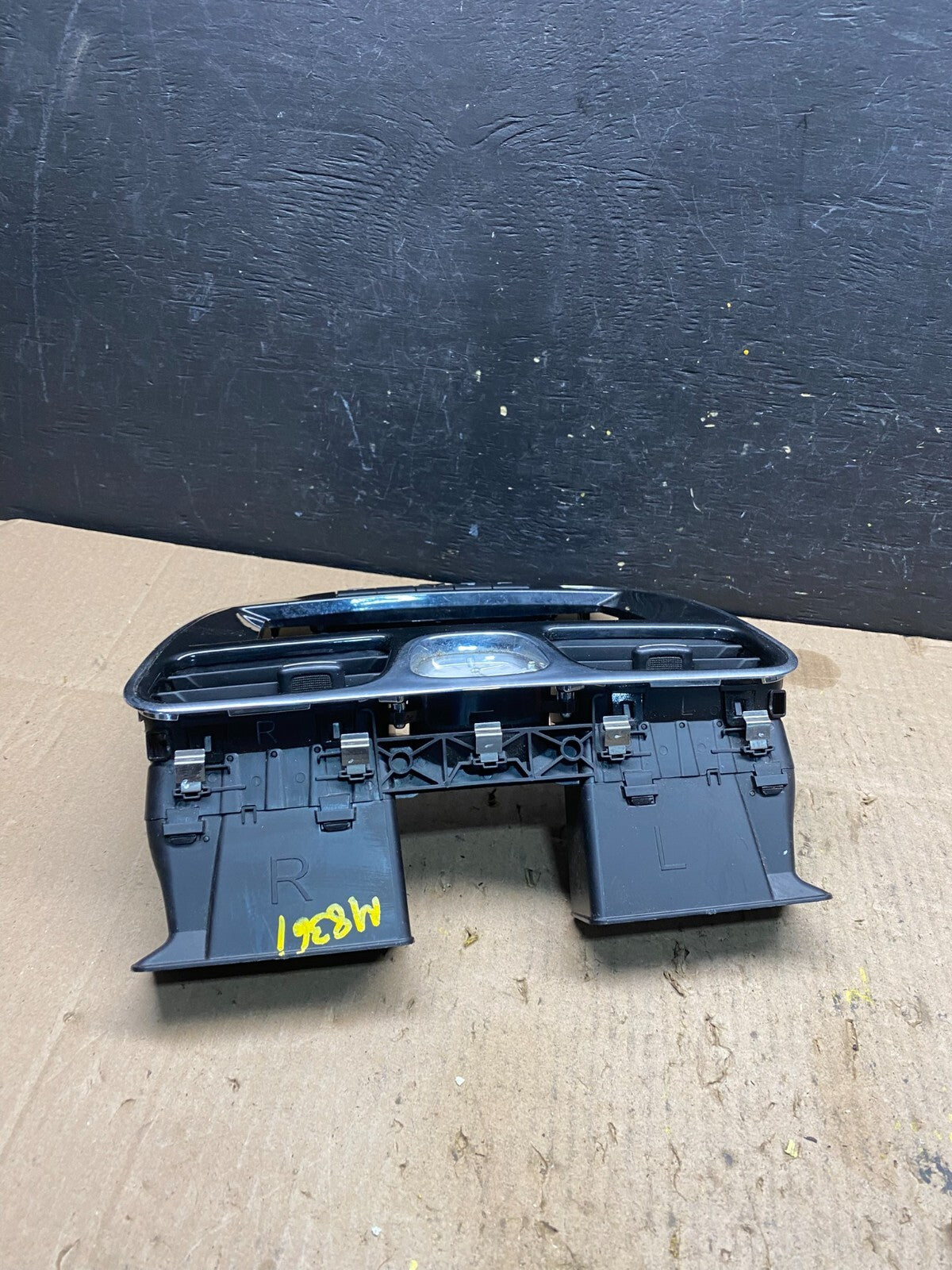 2011-2014 Chrysler 200 Dash Radio Bezel Trim Clock Hazard Bezel M8361 DG3