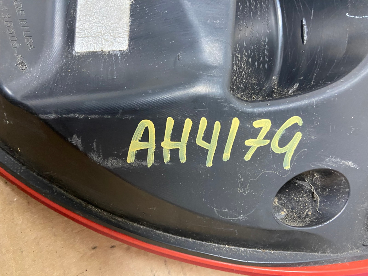 2013 2014 2015 2016 Lincoln Mks Left Driver LH Side Tail Light AH4179 LK5