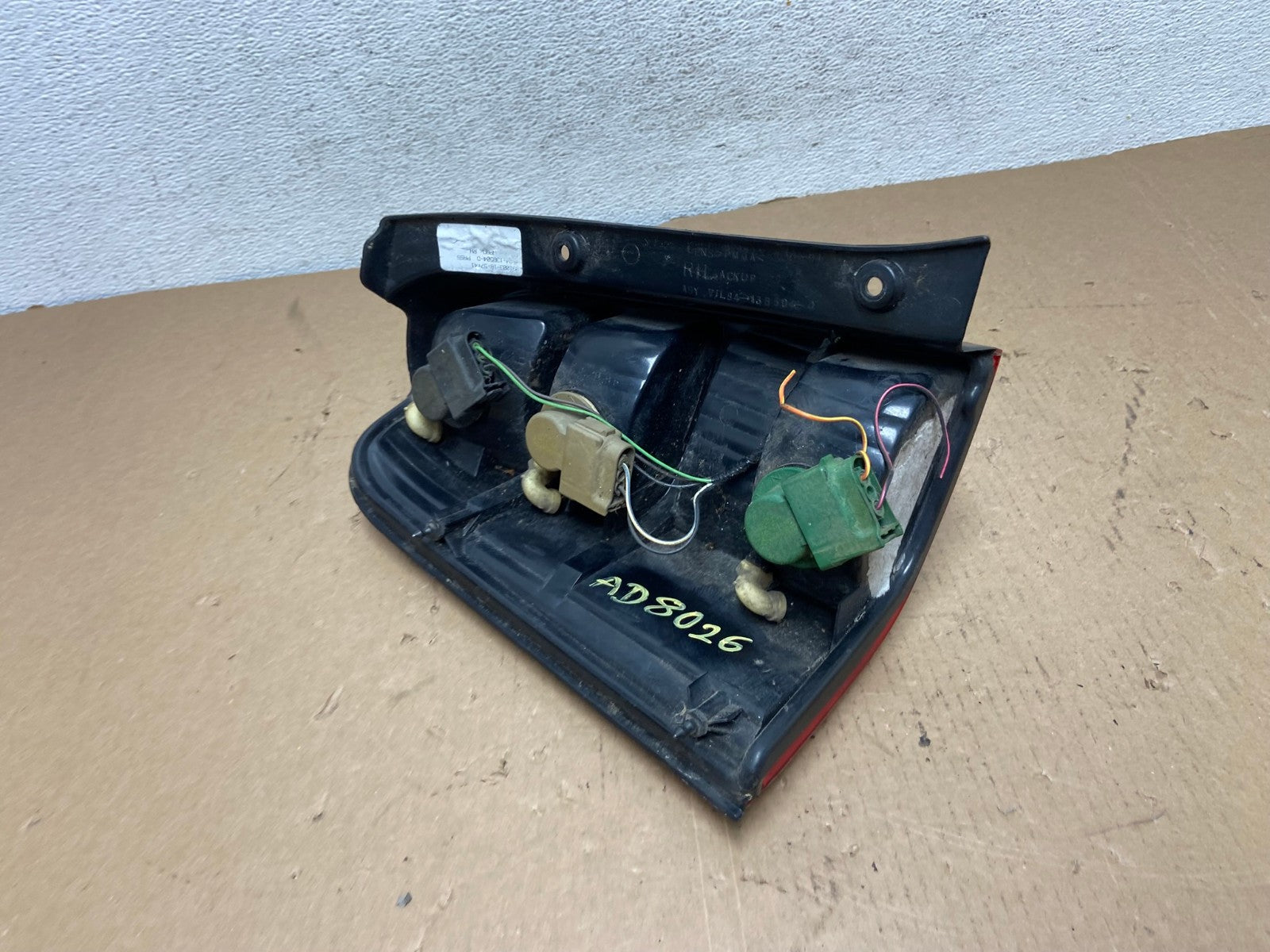 2001 to 2007 Ford Escape Right Passenger RH Side Tail Light AD8026 LK9