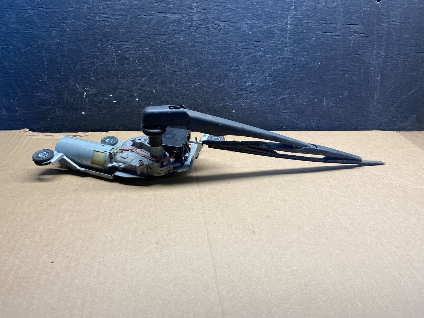 2011 to 2017 BMW X3 Rear Windshield Wiper Motor AF9020 DG3