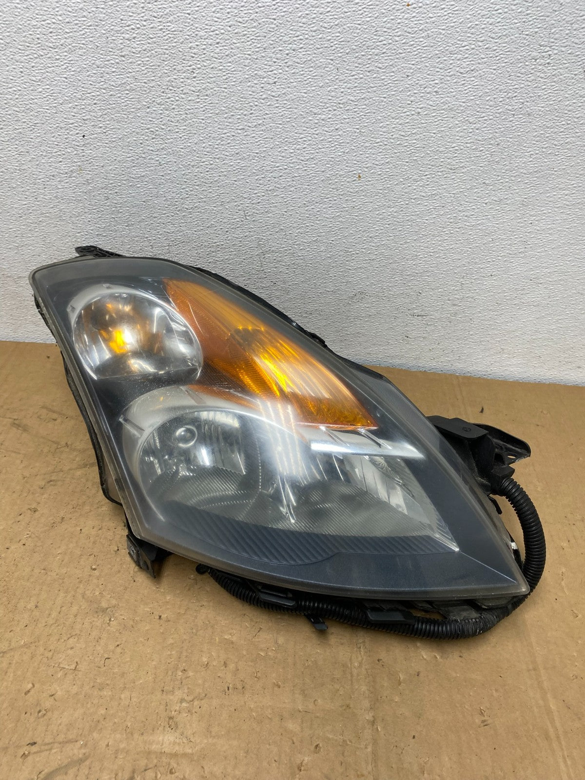Sedan 2007 to 2009 Nissan Altima Right Passenger Halogen Headlight AC8666 DW0