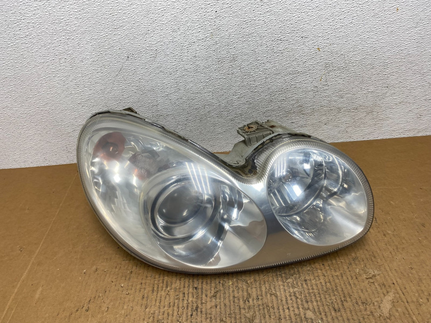 2002-2005 Hyundai Sonata Right Passenger Headlight Halogen AE1605 DW0