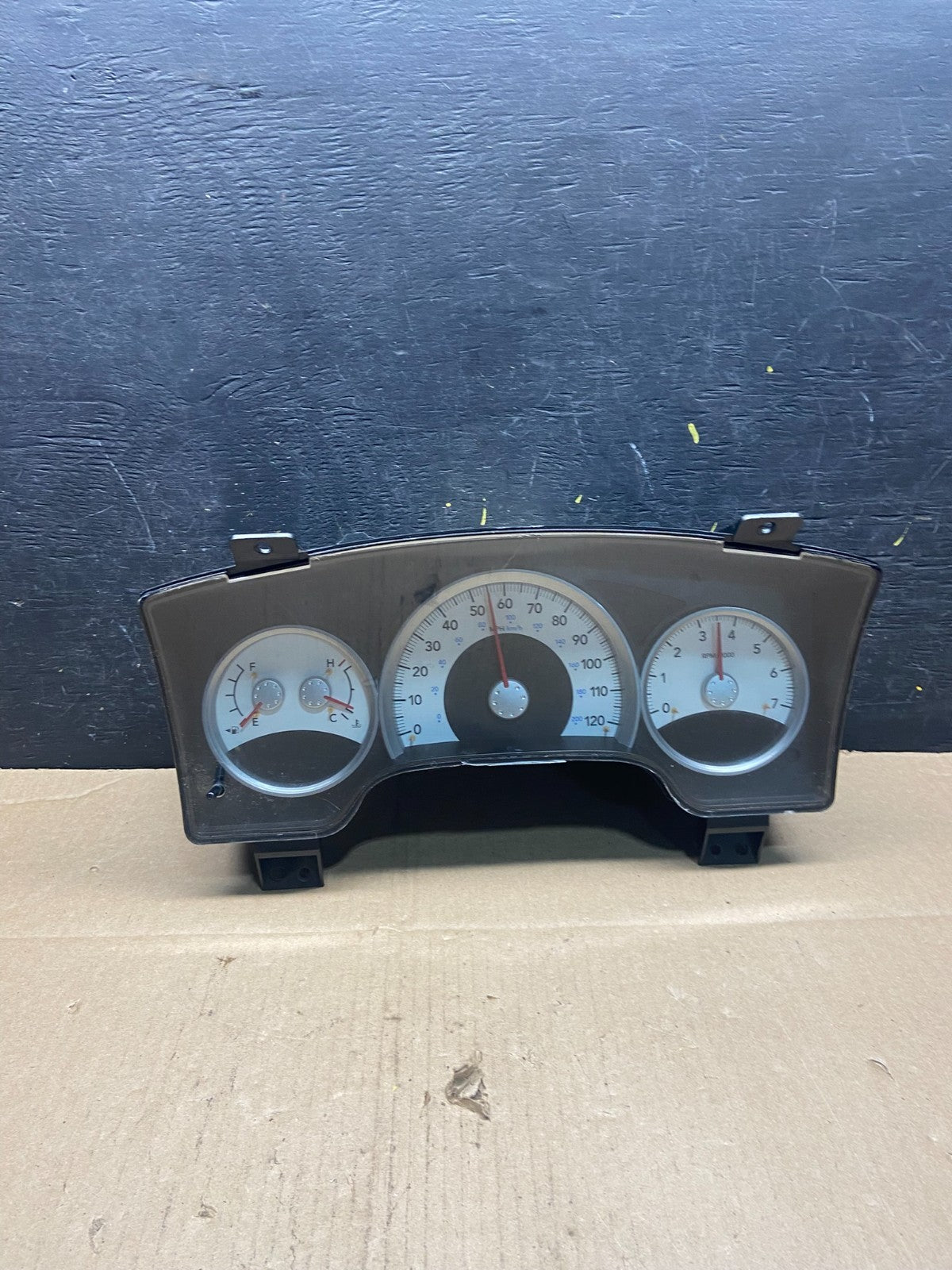 2006 to 2009 Dodge Dakota Instrument Speedometer Gauge Cluster OEM T1917 DG0