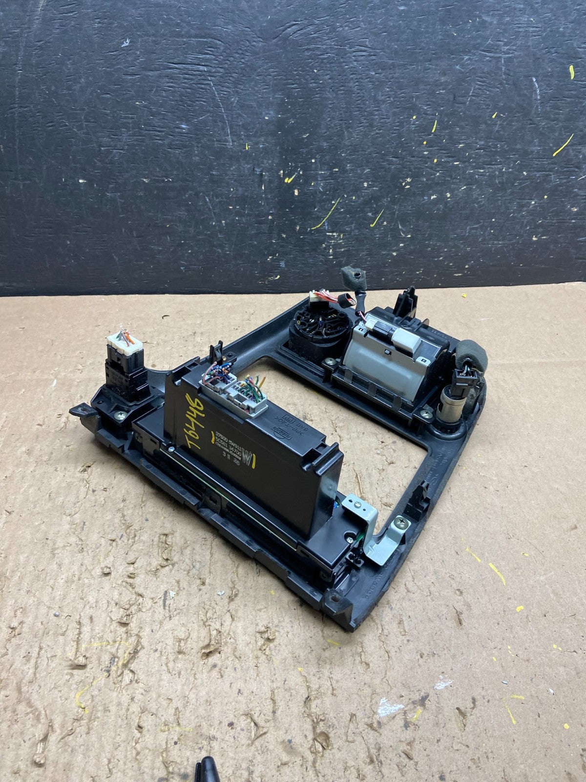 2003-2004 Nissan Pathfinder Radio A/C Heat Temperature Climate Control t6448 DG5