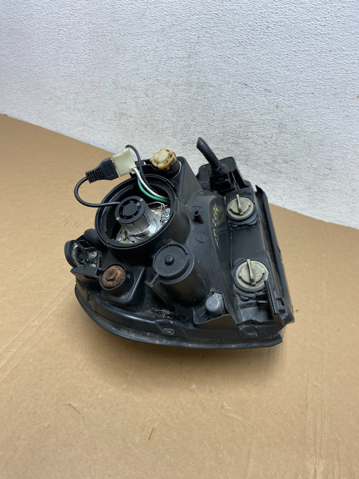 2005 to 2008 Hyundai Tucson Left Driver LH Side Headlight AD7874 DW9