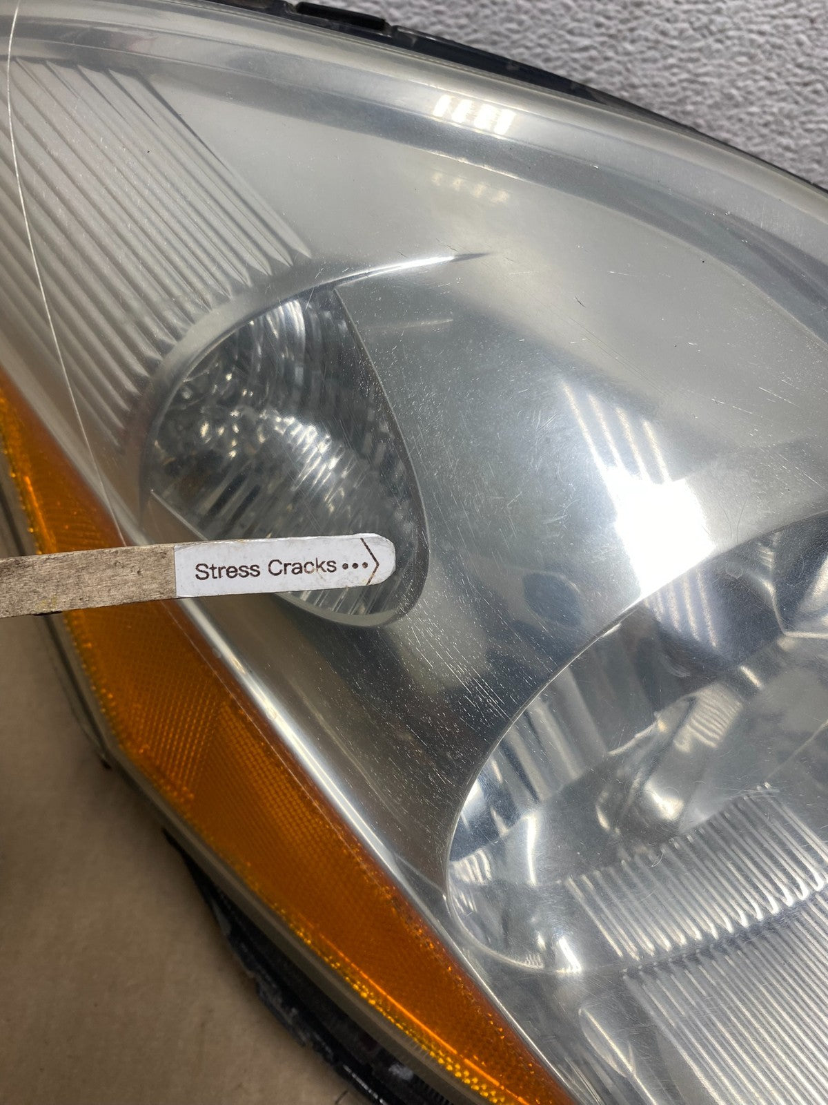 2006 to 2010 Toyota Sienna Right Passenger Rh Side Headlight Halogen AG7978 DW4