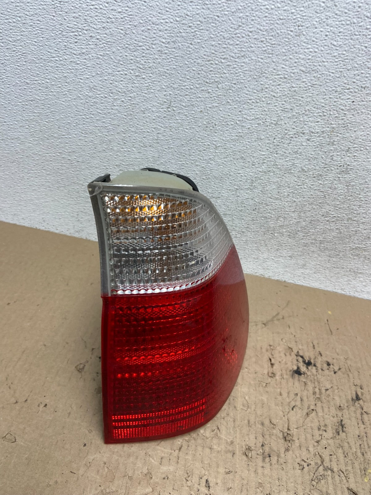 2000-2003 BMW E53 X5 Right Passenger Rh Side Tail Light AF6079 DW2