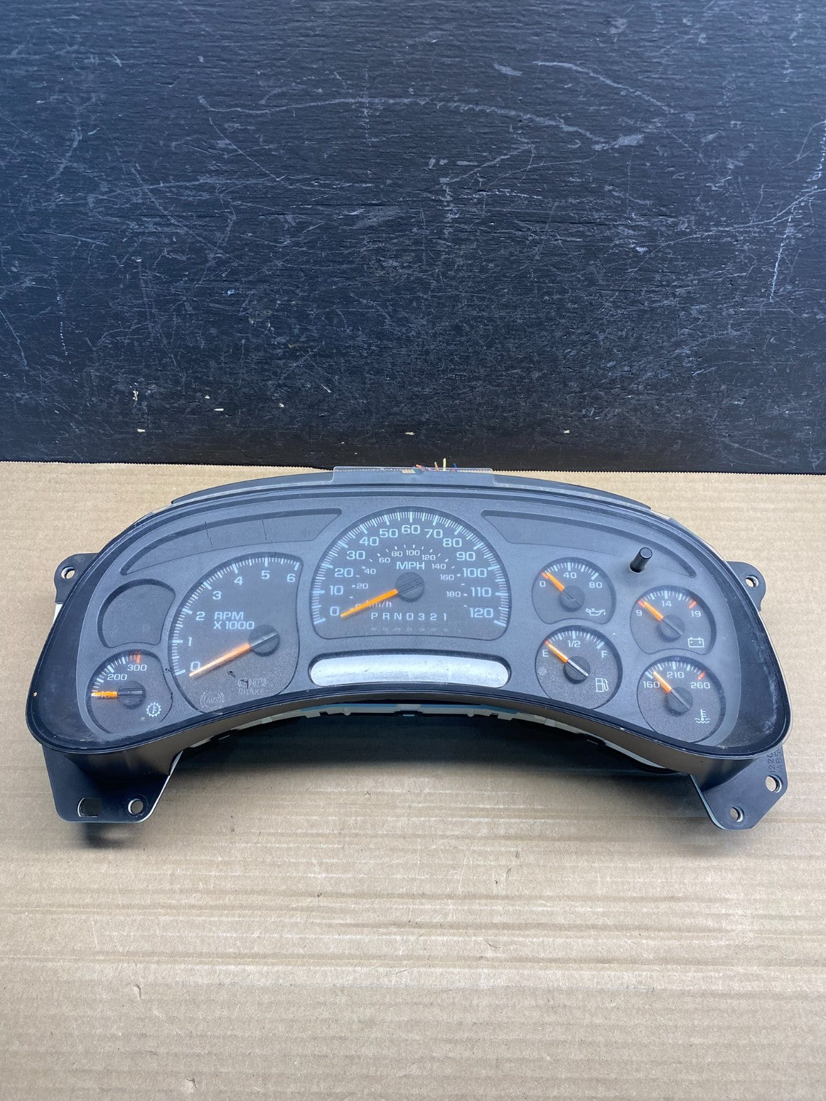 2003 to 2006 Chevrolet Silverado Speedometer Instrument Cluster AF3812 DW0