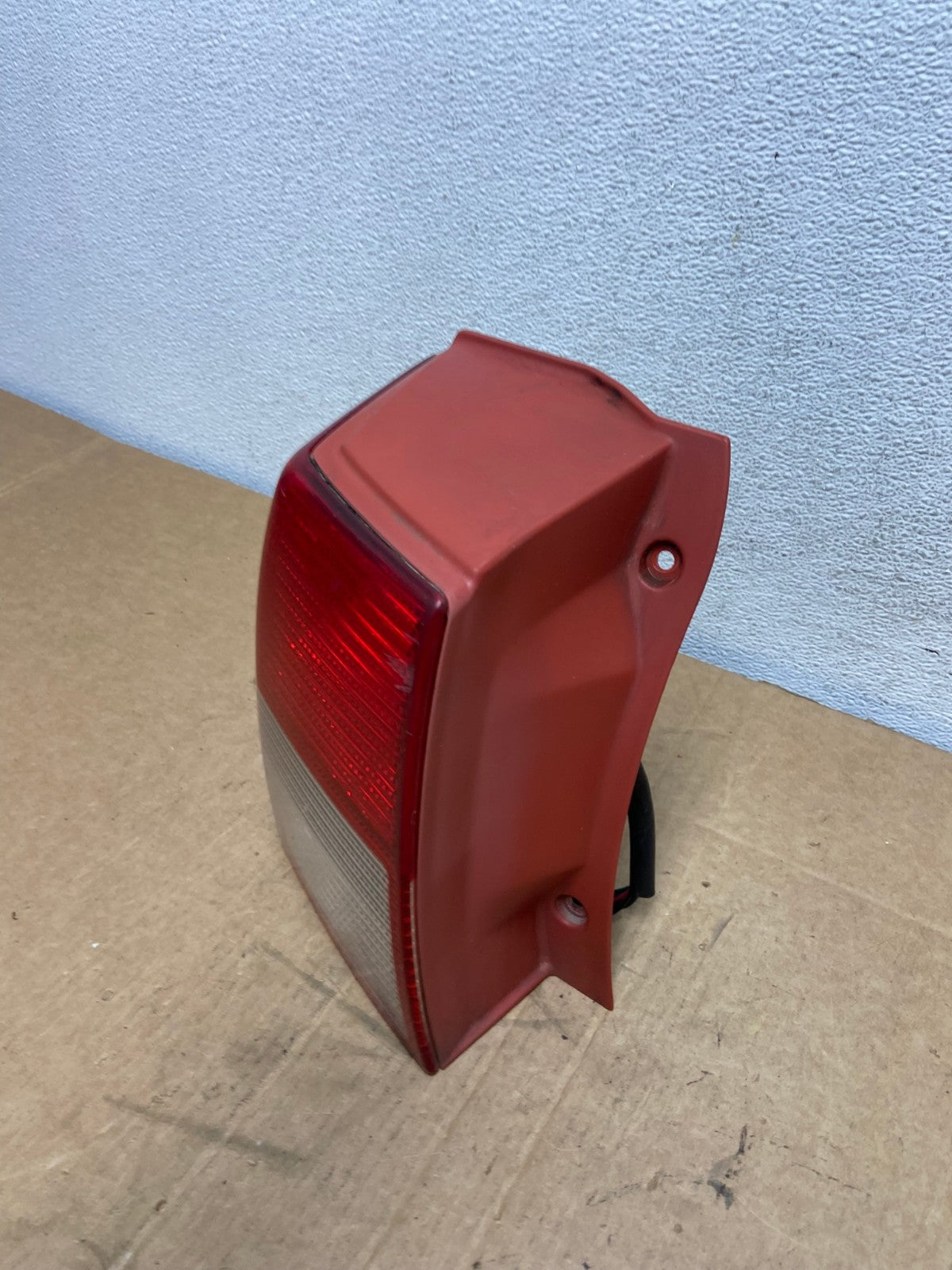 2004-2005 Mitsubishi Endeavor Left Driver LH Tail Light AD6205 LK1