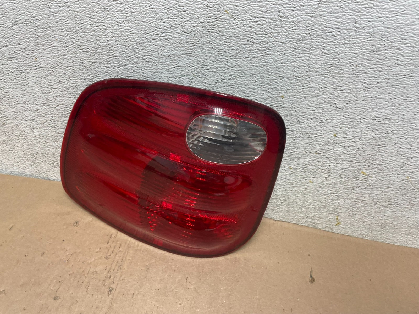1997 to 1999 Ford F150 F-150 Left Driver LH Side Tail Light Oem Q4380 DW1