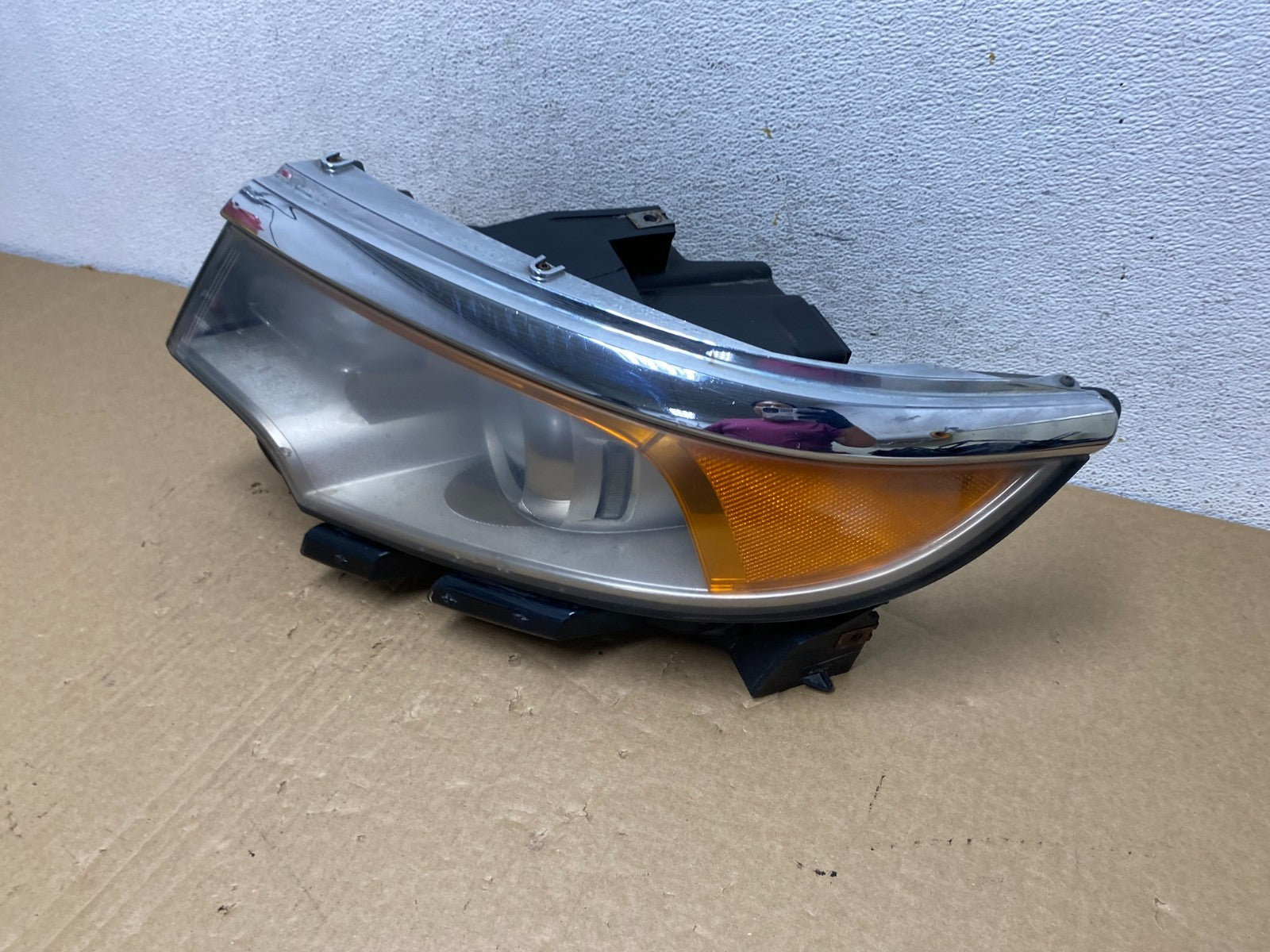 2011 to 2014 Ford Edge Front Left Driver Side Headlight Halogen AF7322 DW1