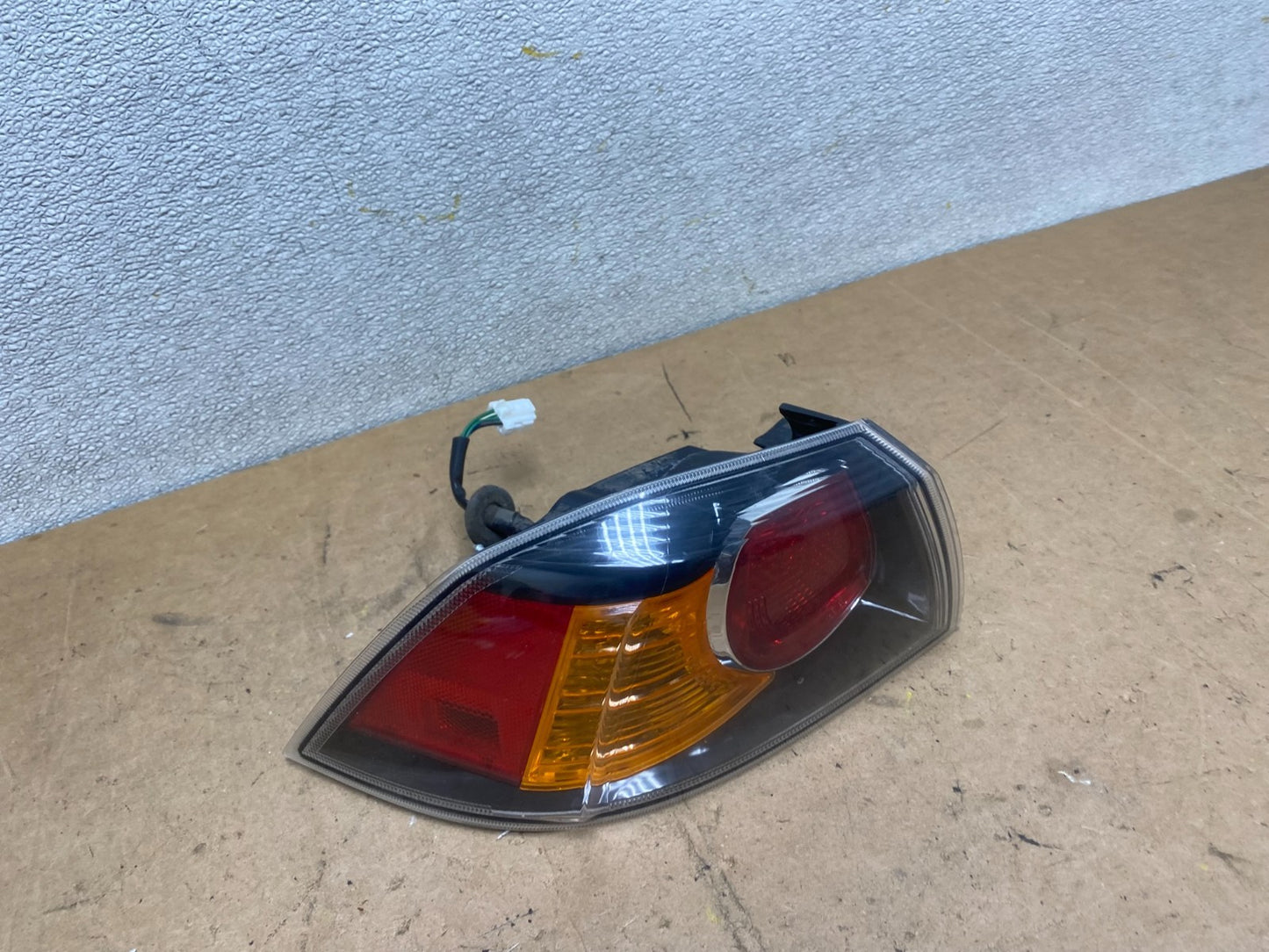 2008-2015 Mitsubishi Lancer Evo 10 X Left Driver LH Tail Light OEM X5682 DW2