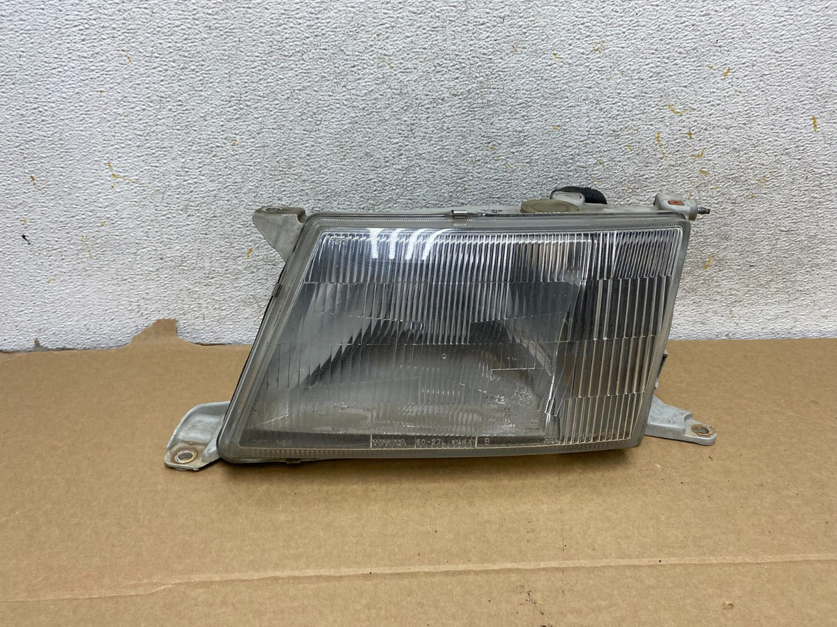 1995 to 1997 Lexus LS400 Left Driver LH Side Headlight Turn Signal AH7716 DG0
