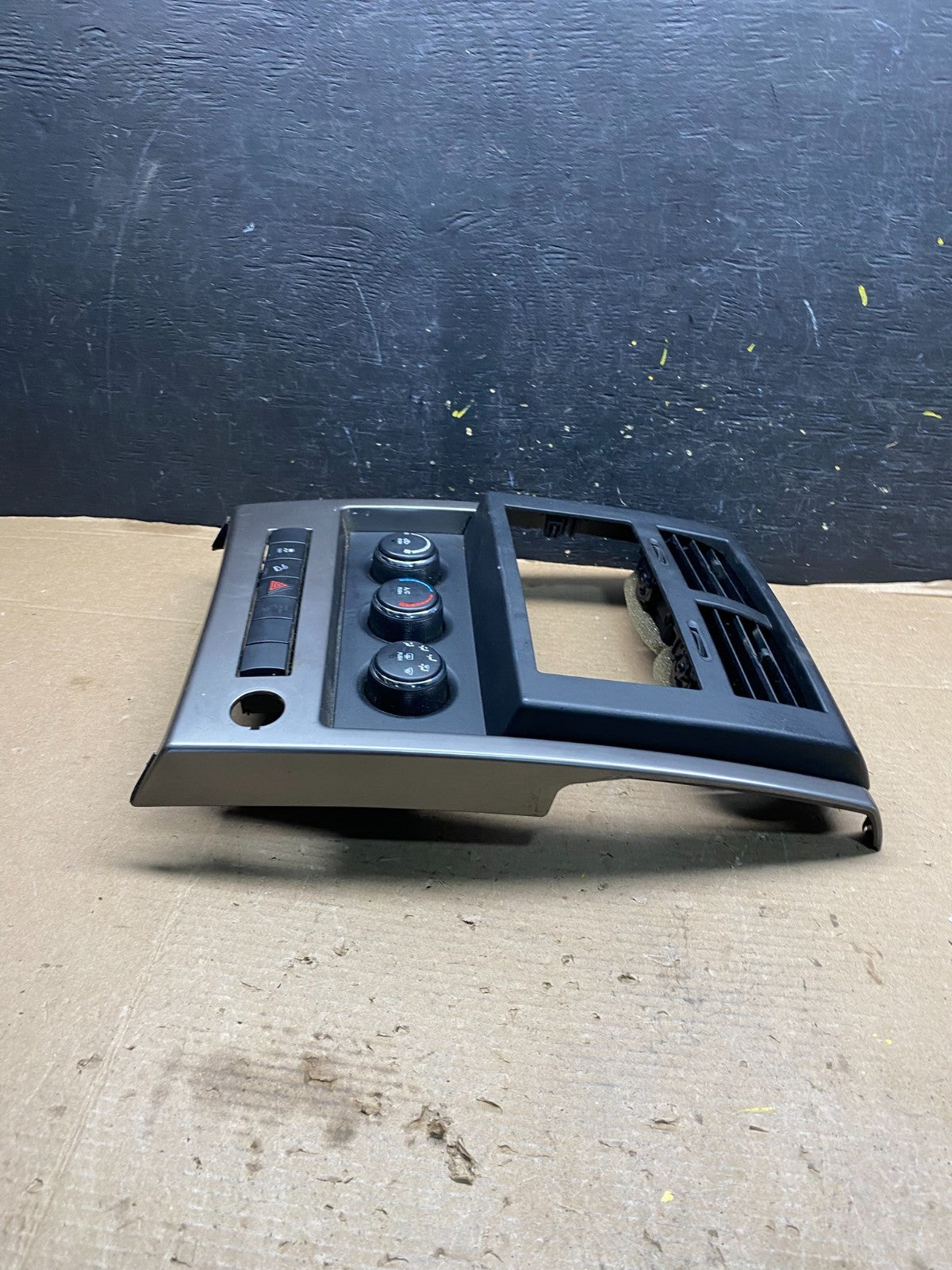 2008 to 2012 Jeep Liberty Dash Climate Temperature Control Radio Bezel R2822 DG2