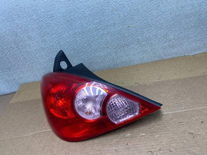 2007 - 2012 Nissan Versa Hatchback Left Driver Side Lh Tail Light Oem AB5204 LK1