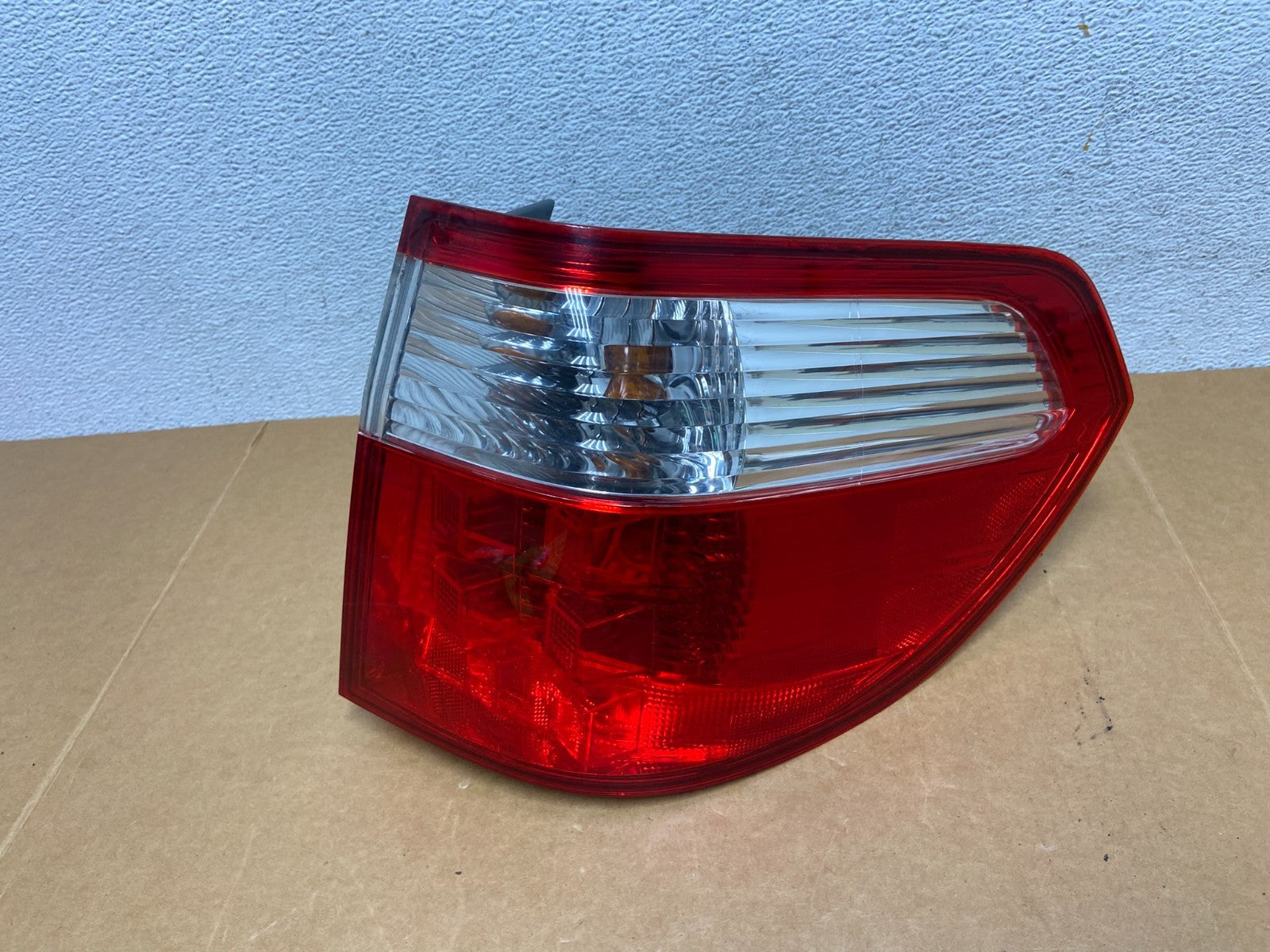 2005 2006 2007 Honda Odyssey Right Passenger RH Side Tail Light AD8909 DW0