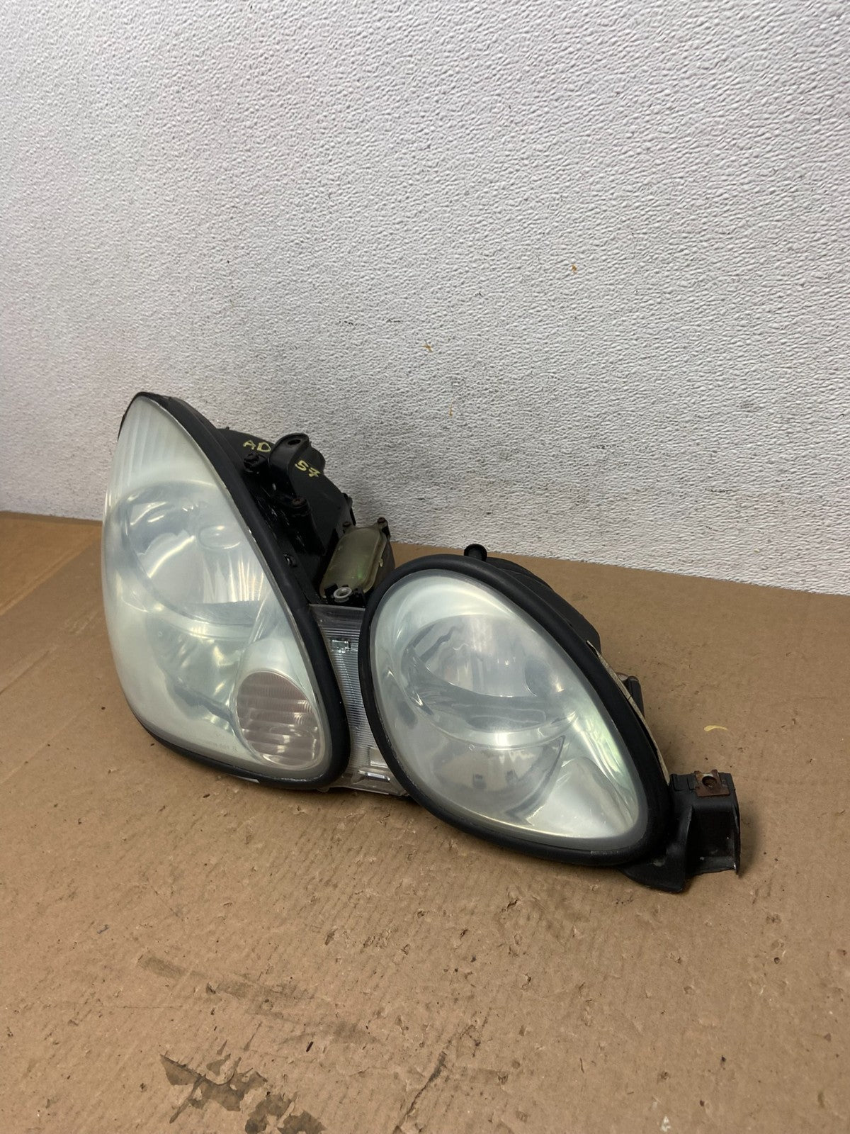 2001 to 2005 Lexus GS430 Gs300 Right Passenger Headlight Halogen AD7757 DW1