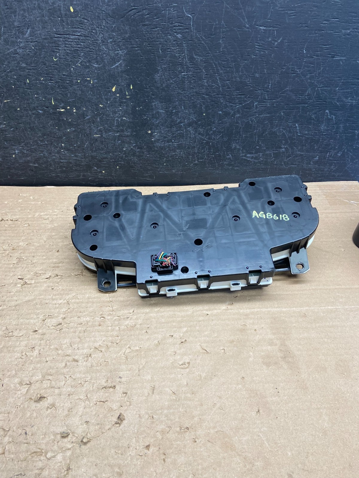 2007 to 2013 Chevrolet Silverado Suburban Cluster Gauge Speedometer AG8618 DG5