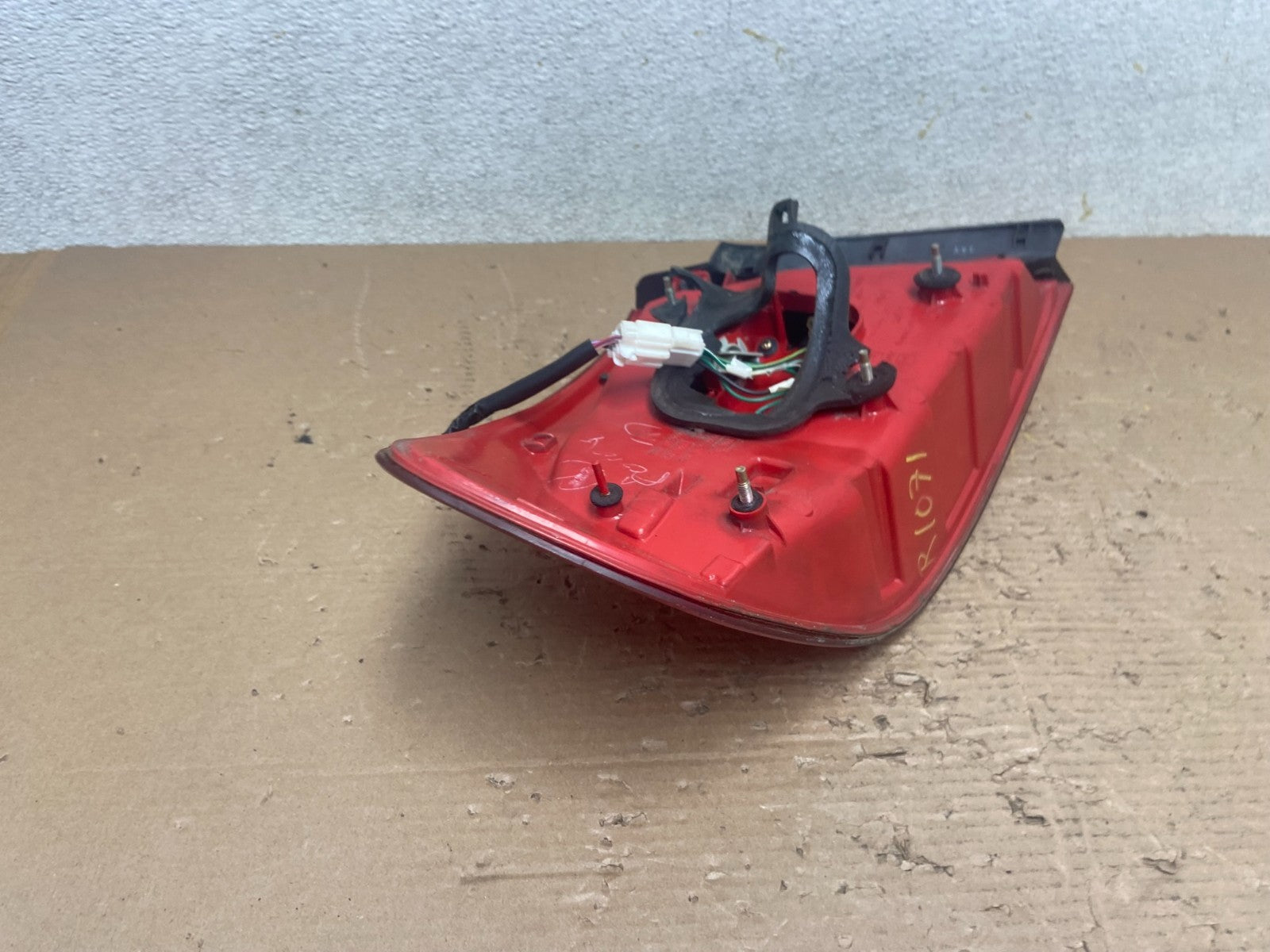 2003 to 2004 Infiniti G35 Right Passenger Rh Side Tail Light OEM R1071 DW6