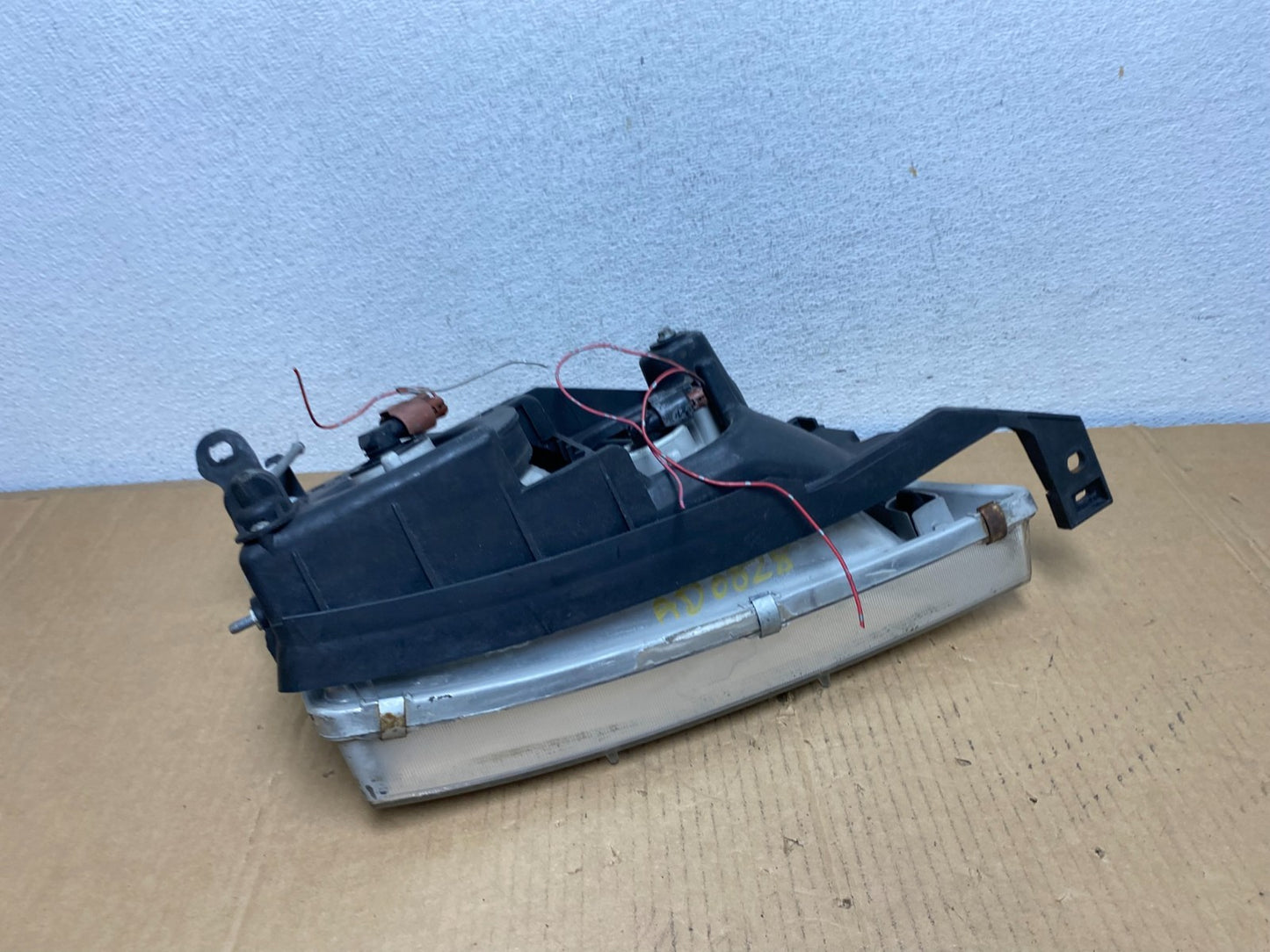 1998 to 1999 Toyota Avalon Halogen Left Driver LH Headlight AD0828 DW7