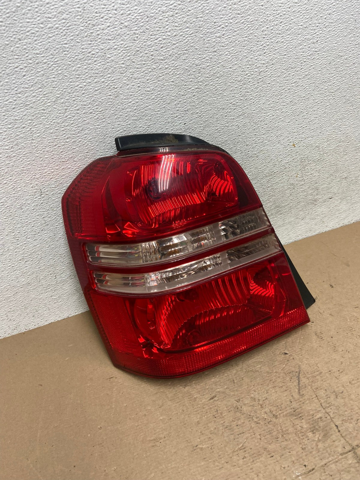 2001 2002 2003 Toyota Highlander Left Driver LH Tail Light AF5165 LK2