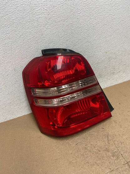 2001 2002 2003 Toyota Highlander Left Driver LH Tail Light AF5165 LK2