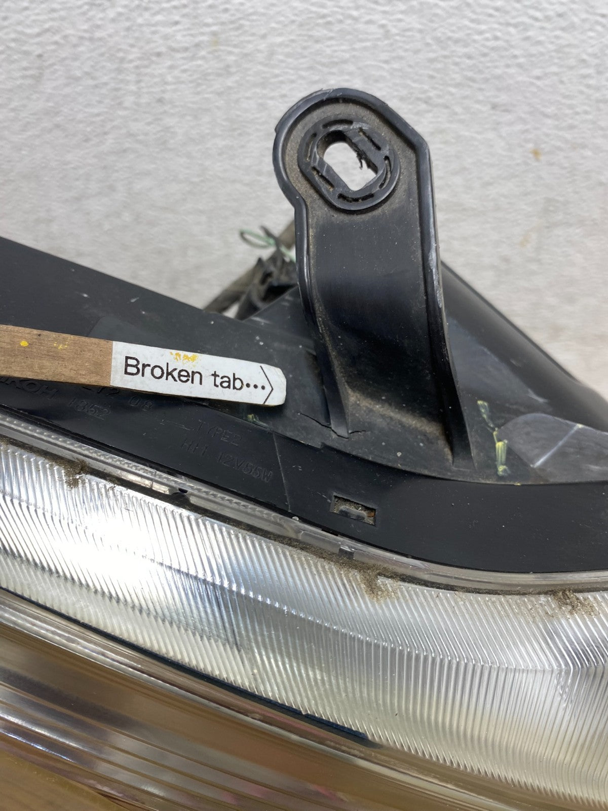 2009-2013 Nissan Rogue Right Passenger Halogen Headlight AE2662 DW5