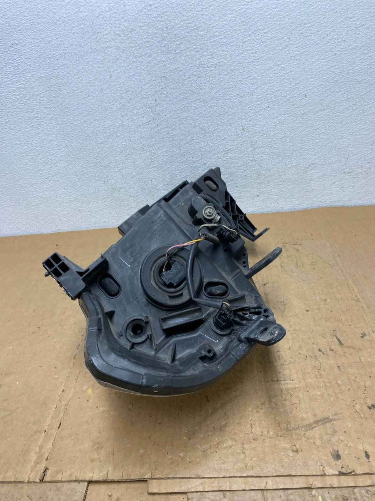 2008 to 2012 Nissan Versa Headlight Right Passenger Rh Side AD0583 DW6