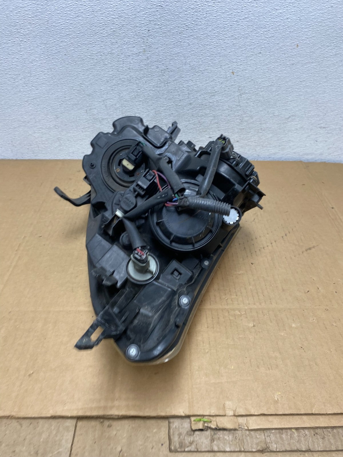2008 to 2013 Nissan Rogue HID Xenon Headlight Left Driver Lh Side AD0804 DW8