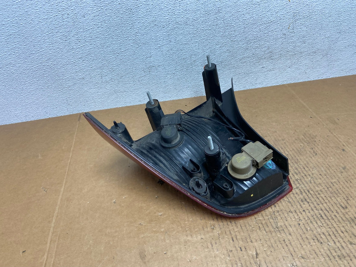 2005 2006 2007 Ford Focus Sedan Left Driver Side Tail Light AE0416 LK3