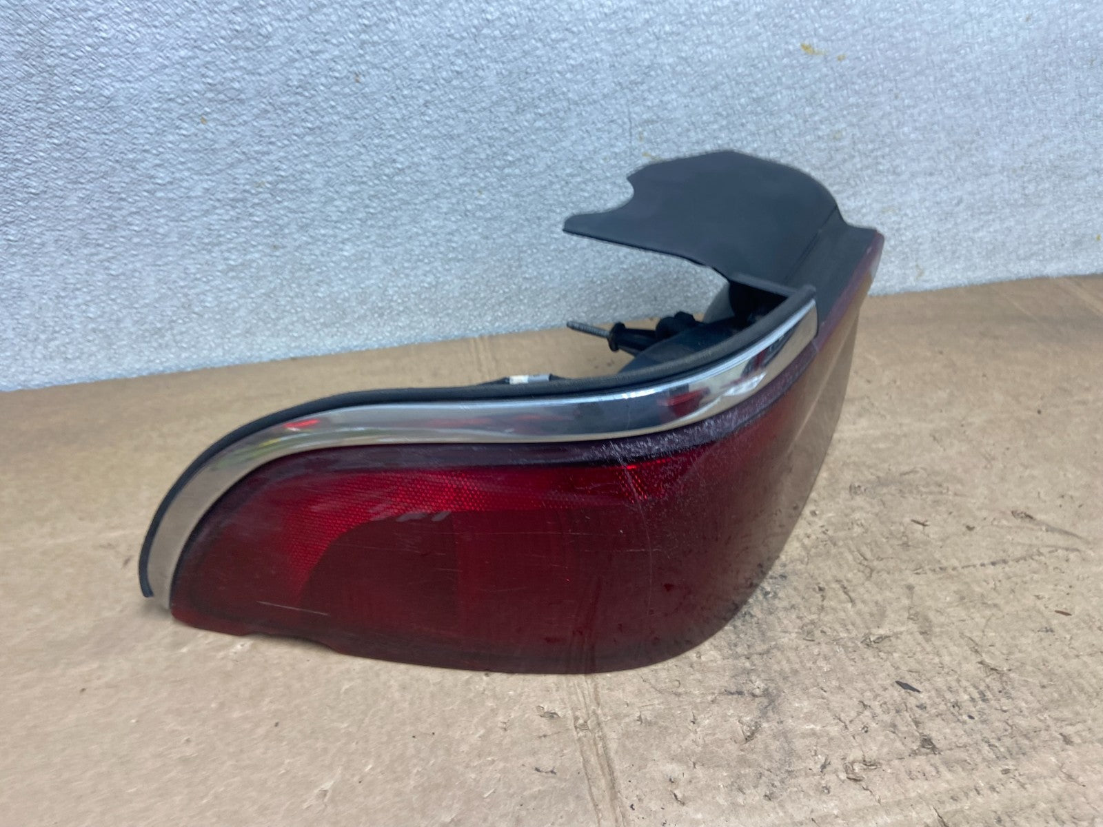 1995 to 1997 Mercury Grand Marquis Left Driver LH Side Tail Light Y6814 DW2