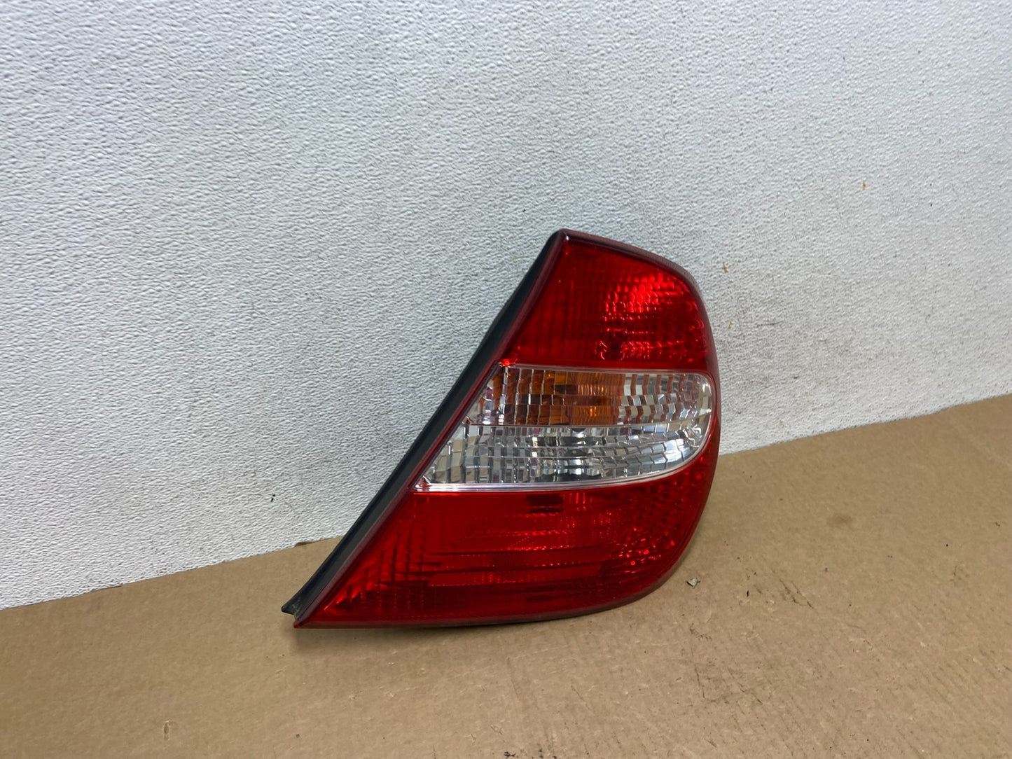 2002 2003 2004 Toyota Camry Tail Light Right Passenger Rh Side AF9642 DW2