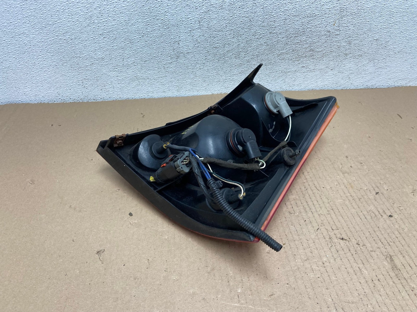 2004 2005 2006 Chrysler Pacifica Left Driver LH Tail Light AF3124 LK4