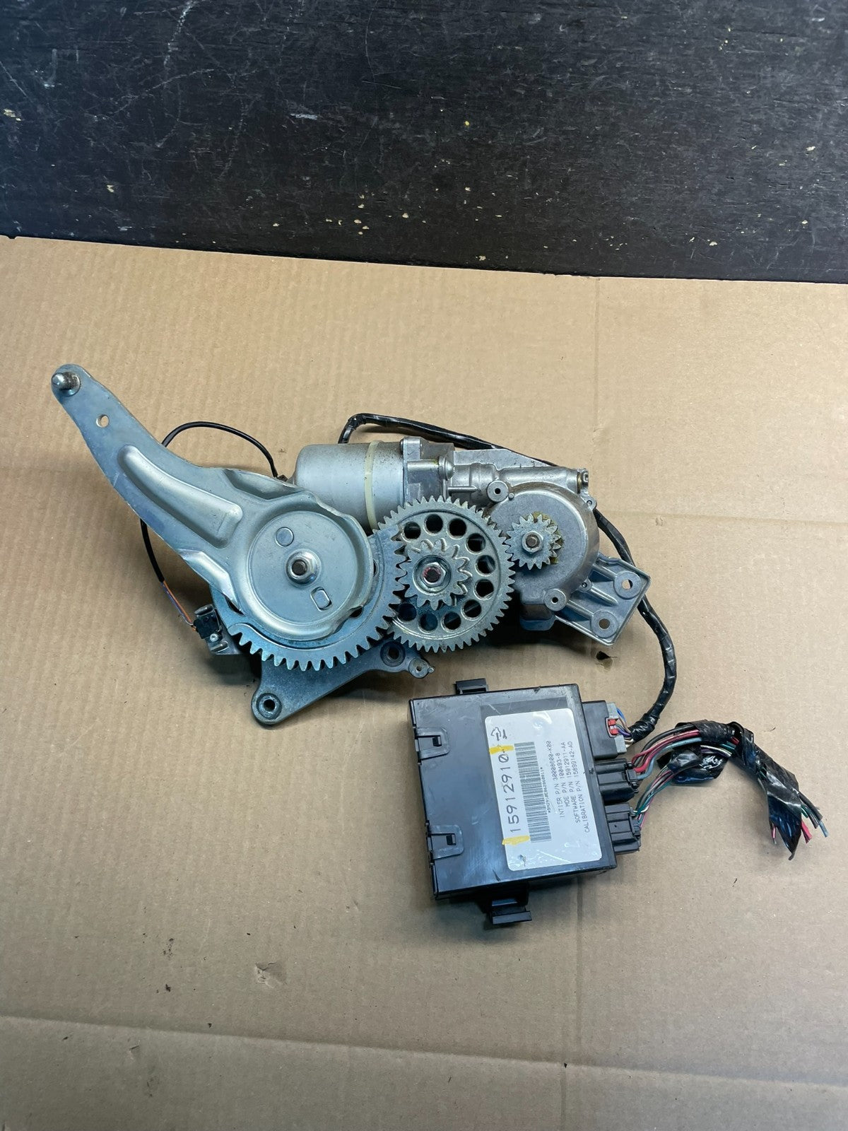 GMC Acadia Yukon Tahoe Rear Trunk Liftgate Power Motor Actuator u2090 DG5