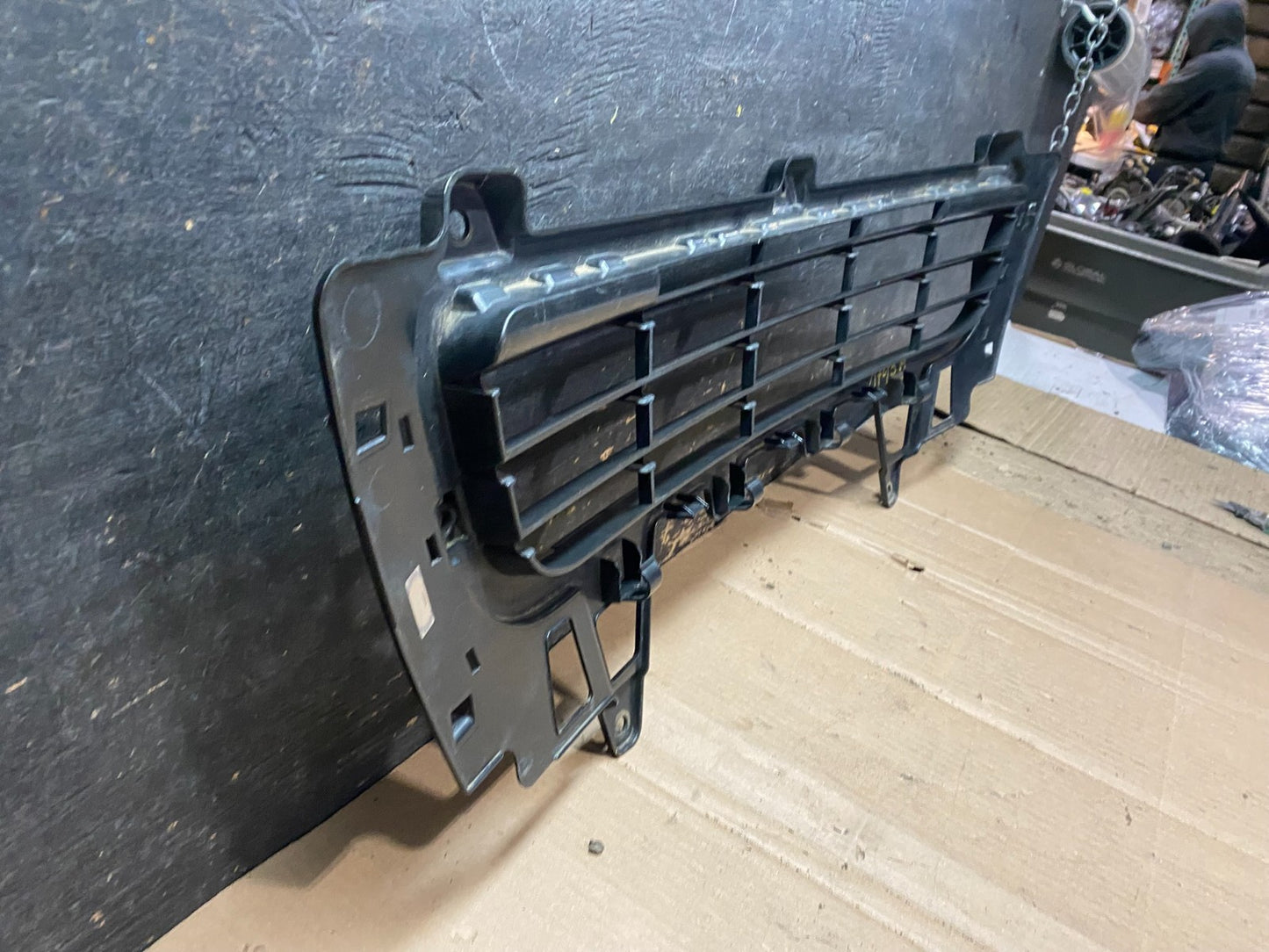2008 - 2010 Porsche Cayenne Cover Bottom Center Grille Grill Trim W4694 DG8