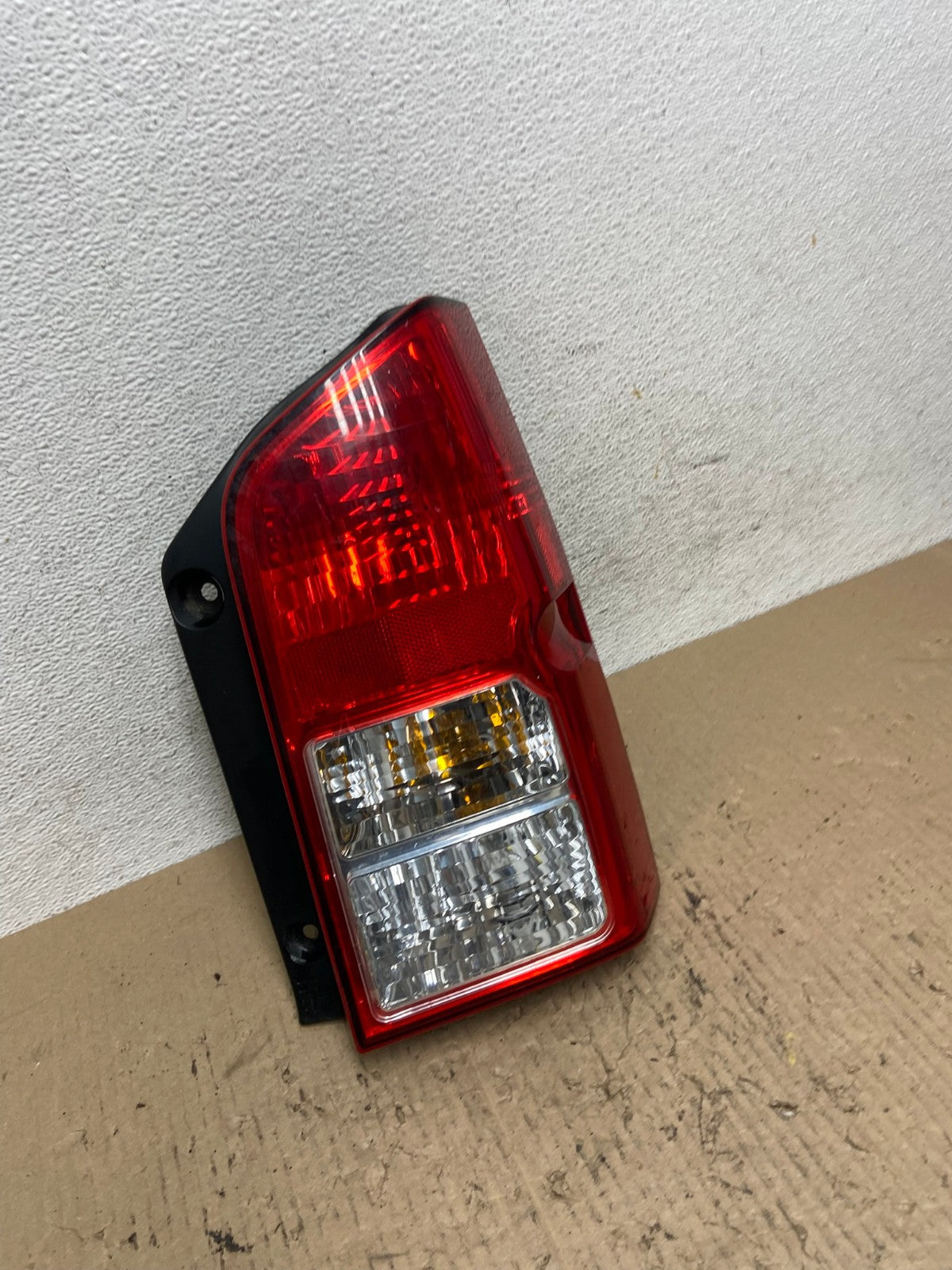 2005 to 2012 Nissan Pathfinder Right Passenger RH Side Tail Light AF6989 LK2