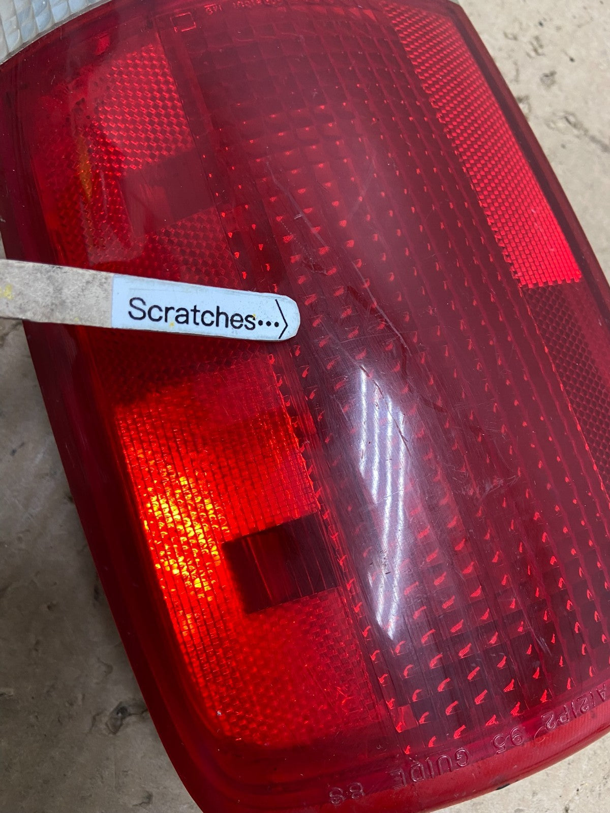 1995 to 2005 Chevrolet GMC Blazer S10 Right Passenger RH Tail Light OEM AA71753
