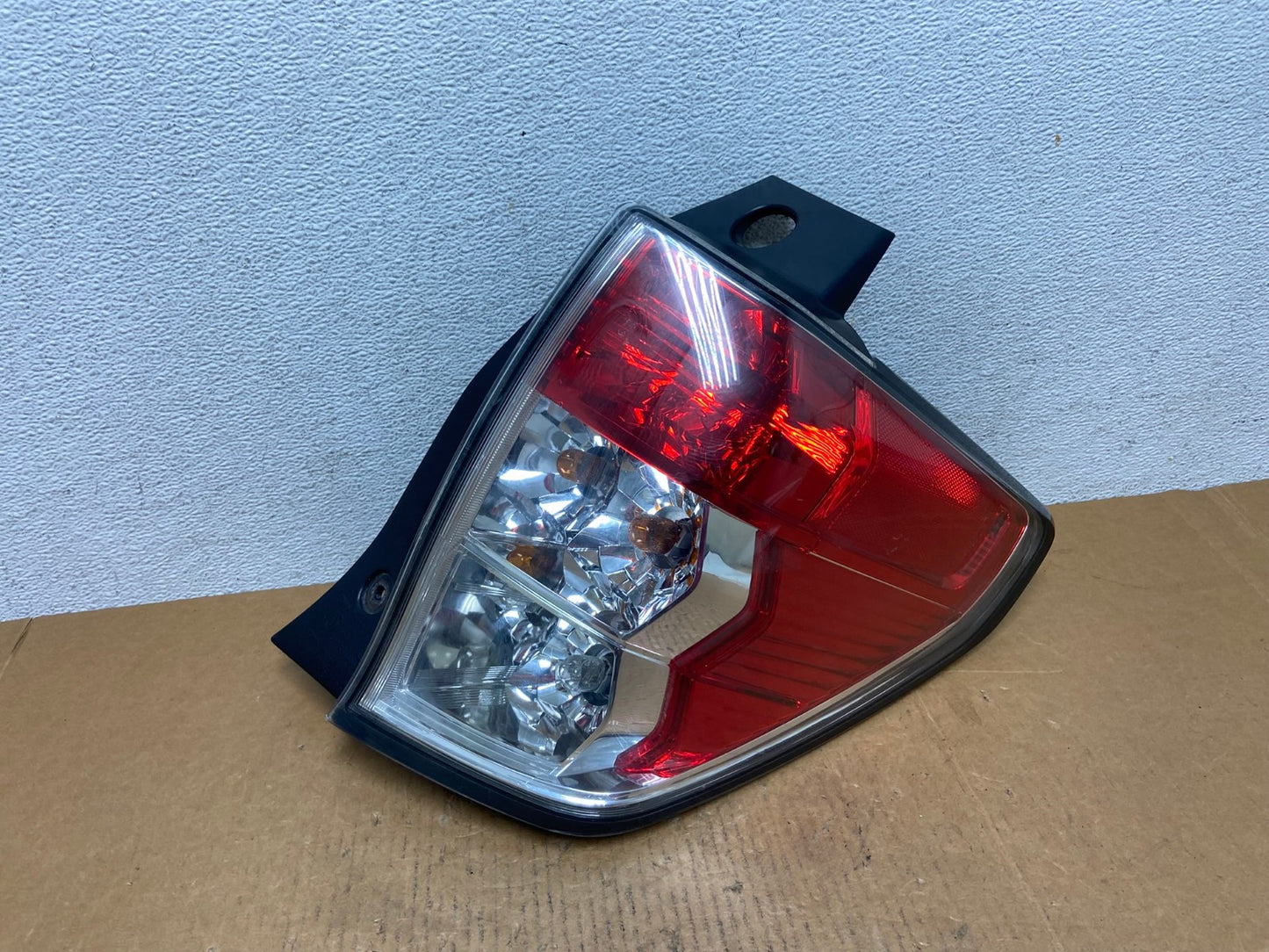 2009-2013 Subaru Forester Right Passenger Rh Side Tail Light AE0684 LK0