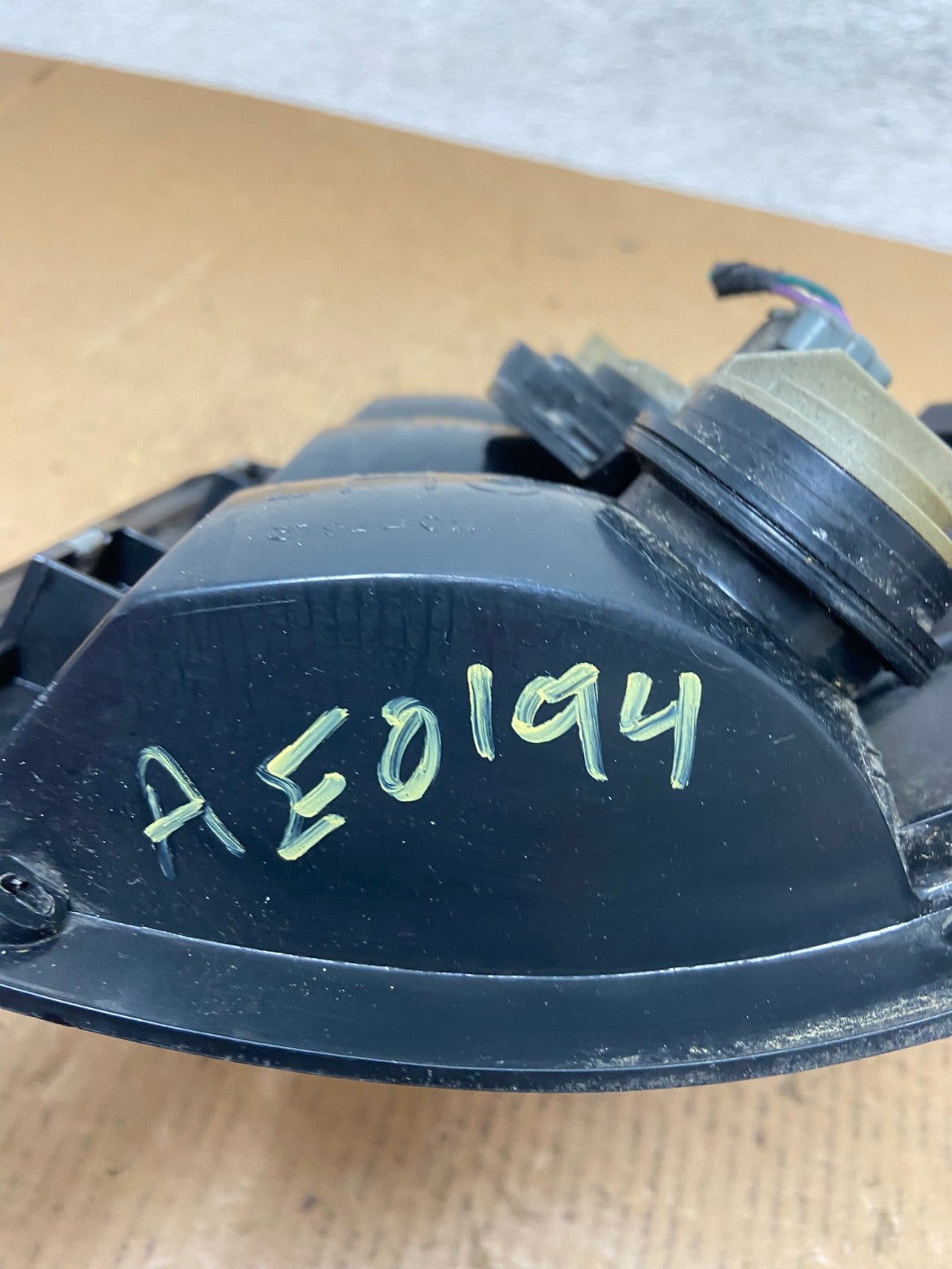 1998 to 2003 Dodge Durango Tail Light Left Driver LH Side AE0194 LK6