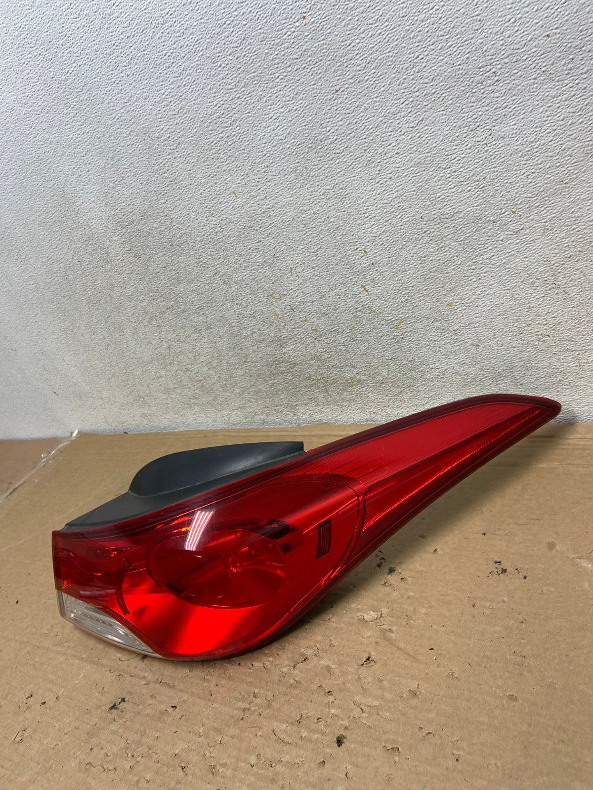2011 2012 2013 Hyundai Elantra Sedan Right Passenger Tail Light AH8938 LK1