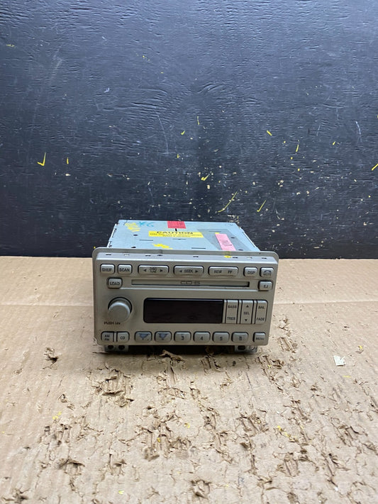 2003  Lincoln Navigator Radio Stereo 6 CD Player AM/FM  V7332  DG0