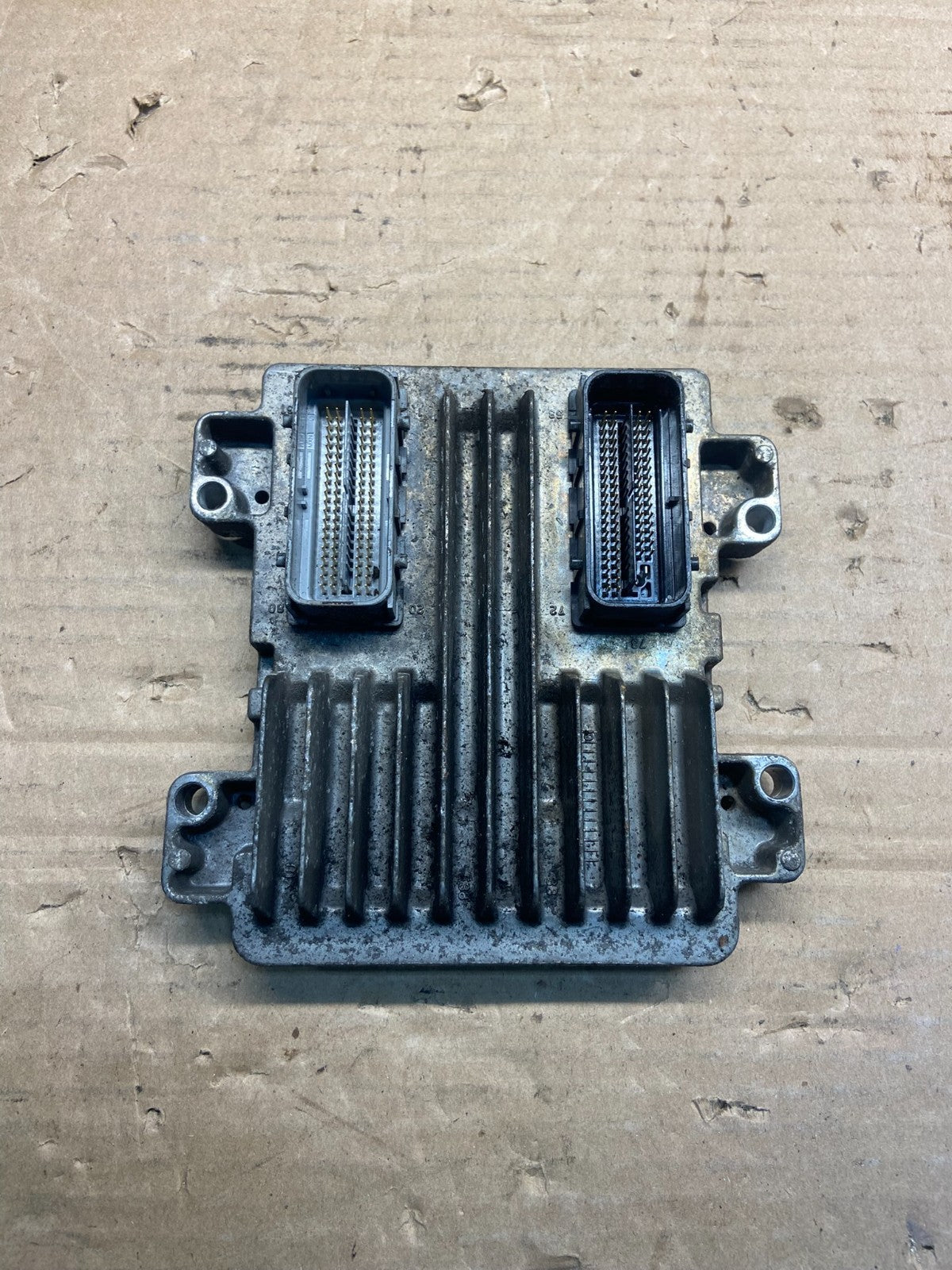 2009 2010 Cadillac Escalade Engine Control Module ECM ECU ae2437DG0