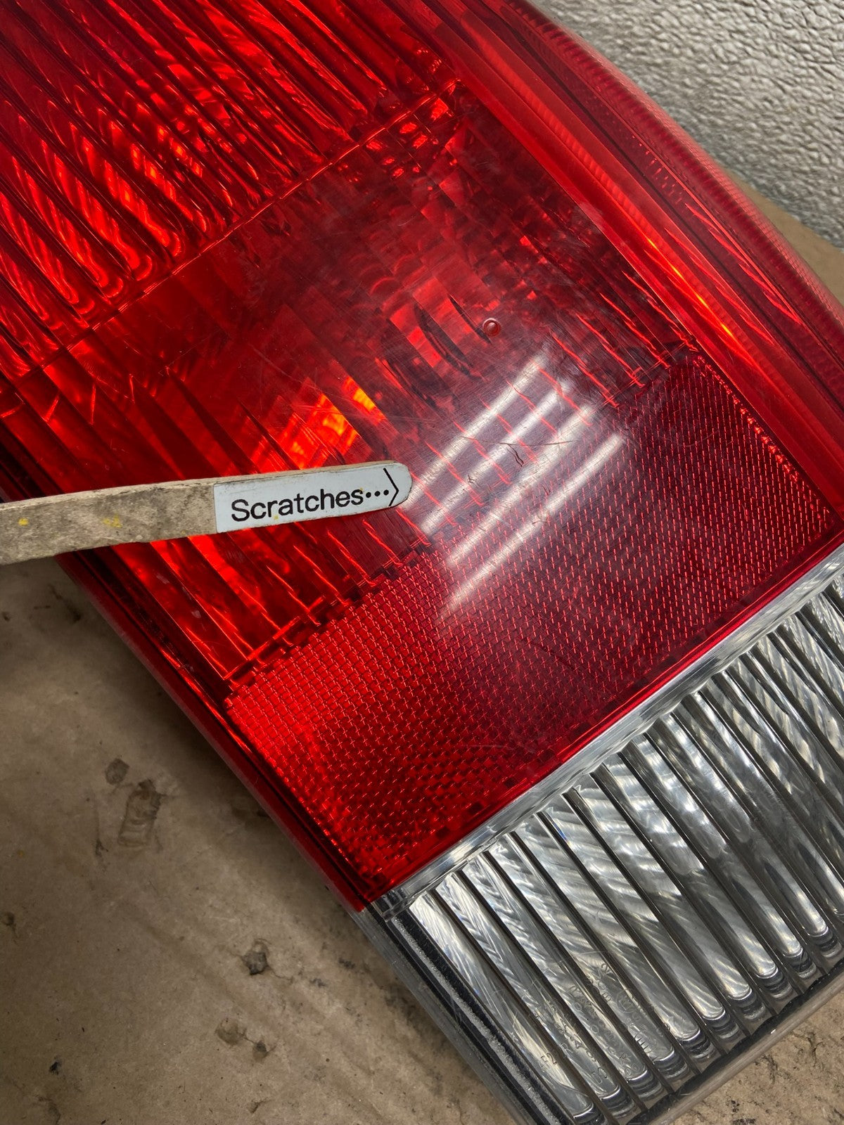 2001 - 2004 Volvo XC70 V70 Right Passenger Side LH Tail Light AA9680 LK3