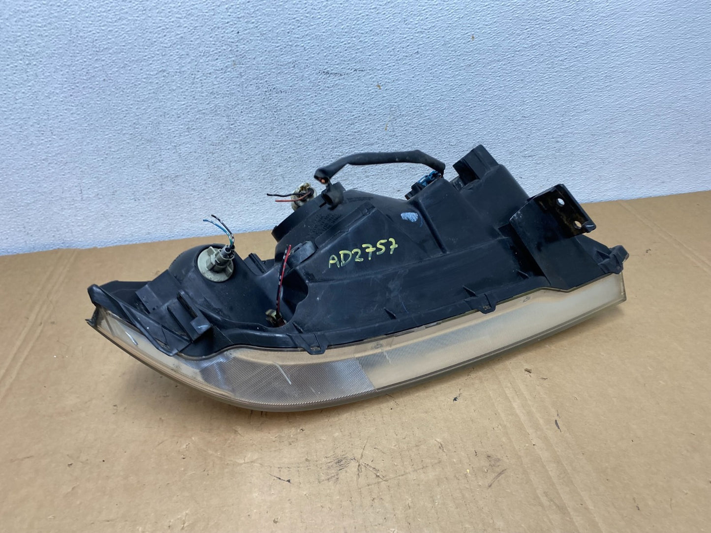 2001 to 2003 Acura MDX Left Driver LH Halogen Headlight AD2757 DW7
