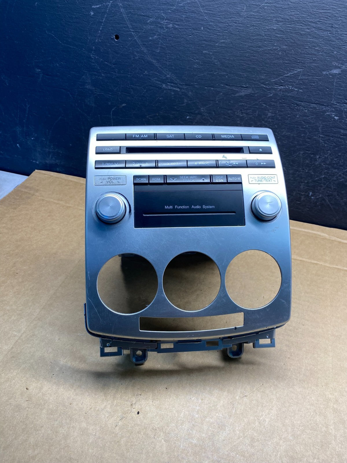 2006 2007 Mazda 5 AM/FM CD Player Climate Control AD7571 DG0