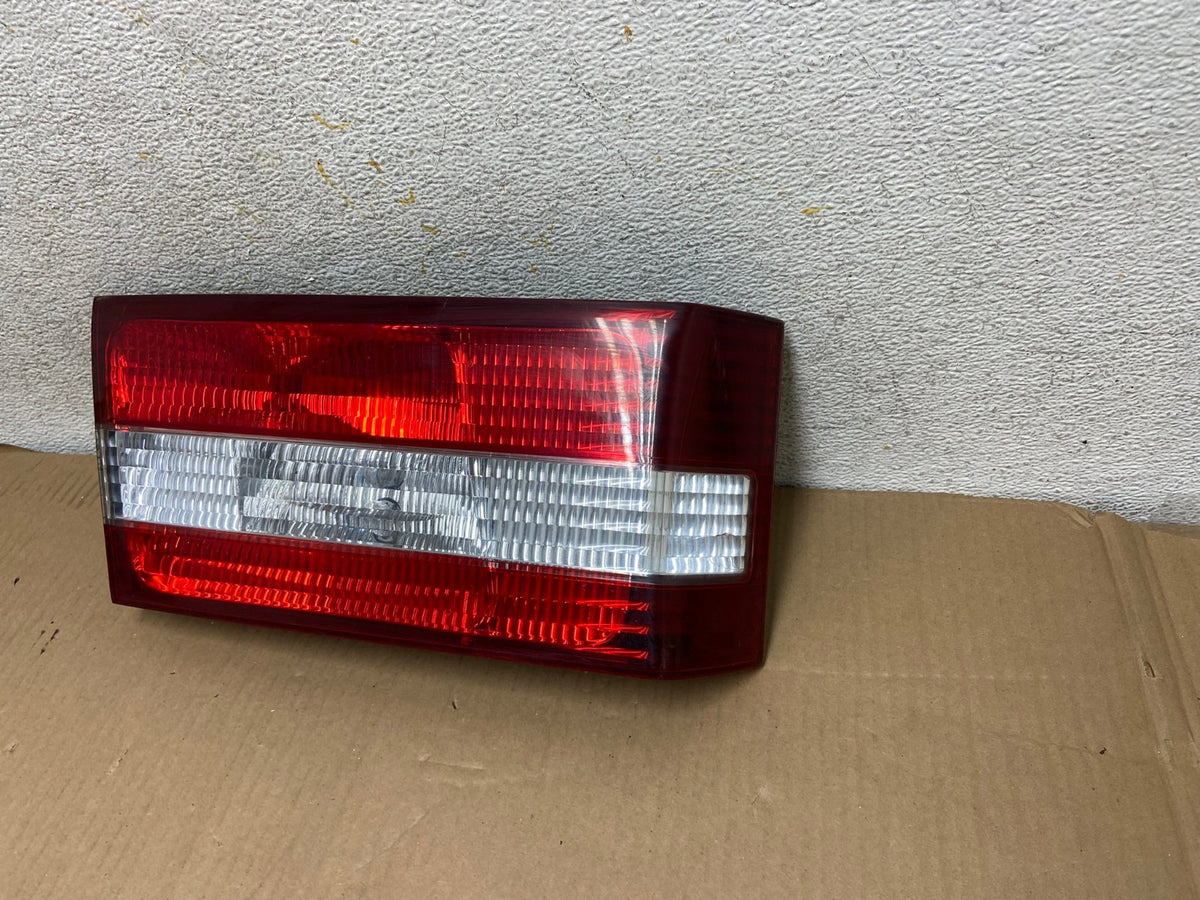 2000 2001 Lexus ES300 Inner Left Driver LH Side Tail Light AH2996 LK2