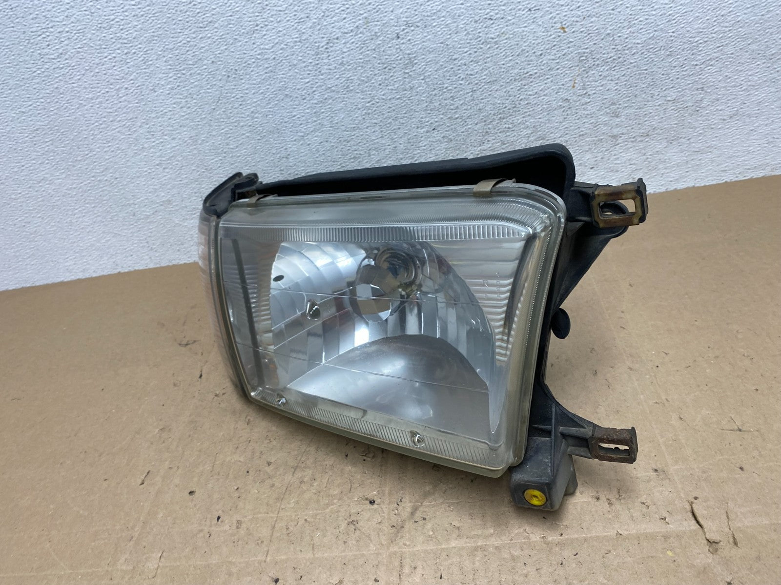 1996 to 2002 Toyota 4Runner Halogen Right Headlight AE6155 DW1